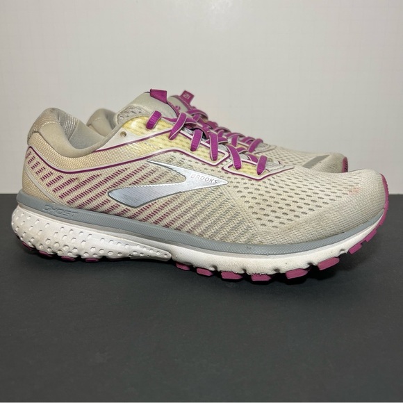 Womens BROOKS Ghost 12 Purple Running Shoes / Size 9 - Picture 1 of 9